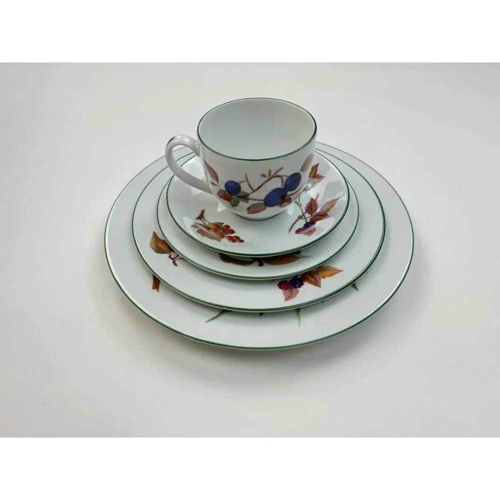 Royal Worcester Evesham Vale 5 Piece Place Setting NEW Fine English PorcelainTea
